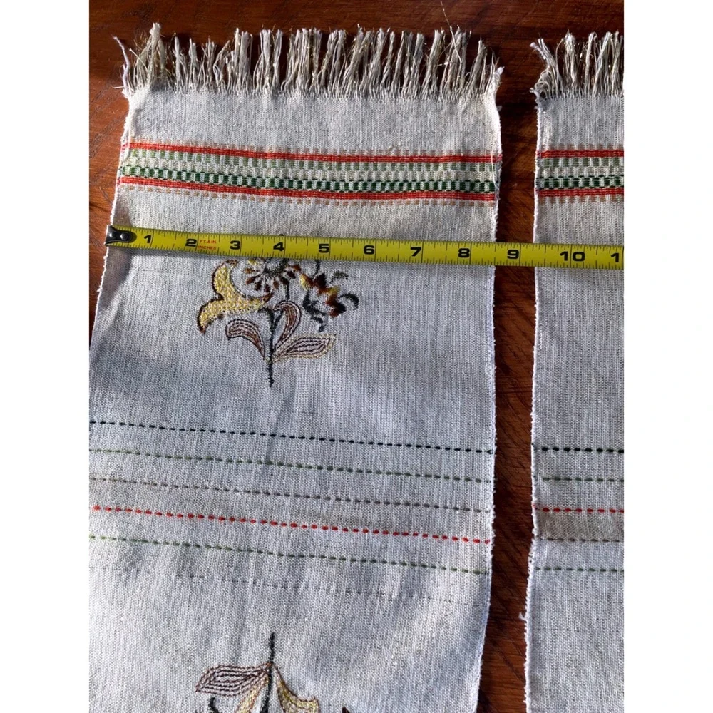 Vintage Hand-Embroidered Linen Tea Towels Floral Folk Art Table Decor Set of 2‎